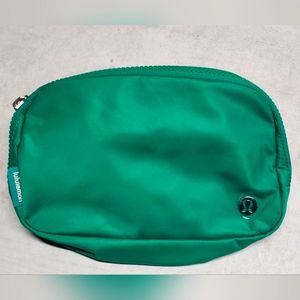 Lululemon Everywhere Belt Bag NWT
